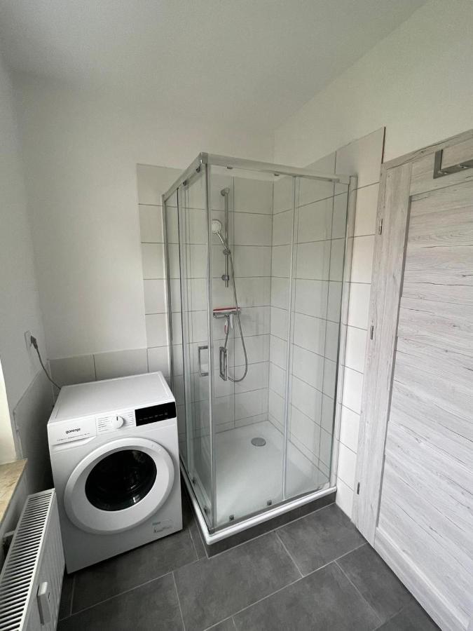 Modern Eingerichtet-Stadtnah-Ferienwohnung Mit Geschirrspueler Und Waschmaschine Friedland  المظهر الخارجي الصورة